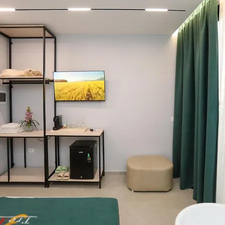 Trea Luxury Sunset * فلورا
