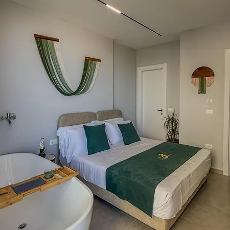 Apartment Trea Suites With Jacuzzi , By Aria